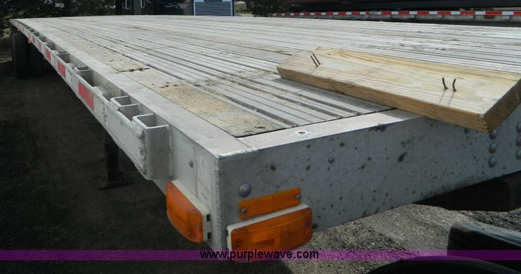 image for item AD9850 2002 Transcraft Eagle Super Beam flatbed trailer