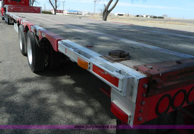 image for item AQ9498 2006 Transcraft DTL-2100 RS2 52' drop deck sliding spread axle trailer