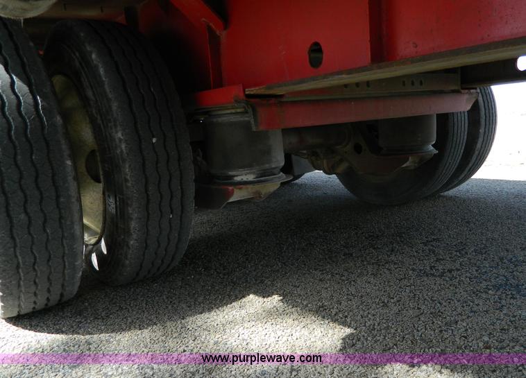 image for item AQ9498 2006 Transcraft DTL-2100 RS2 52' drop deck sliding spread axle trailer