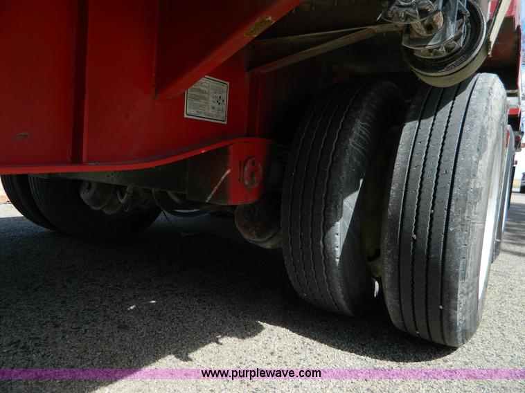 image for item AQ9498 2006 Transcraft DTL-2100 RS2 52' drop deck sliding spread axle trailer