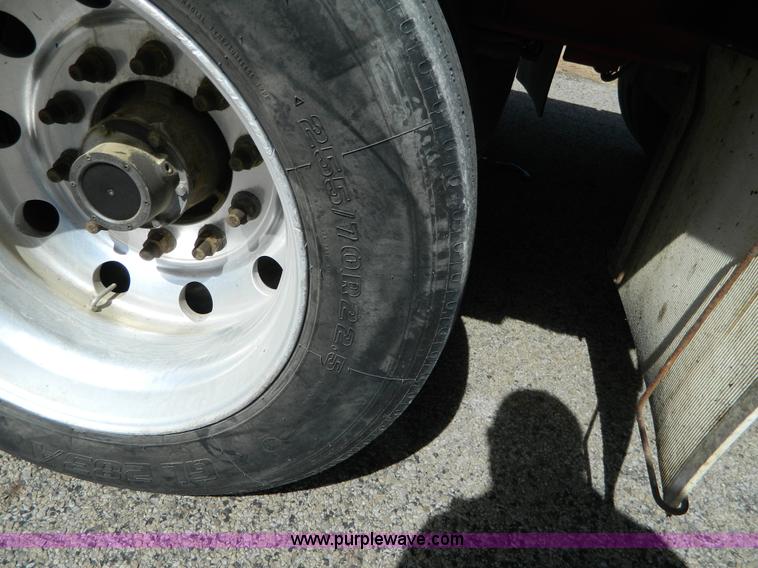 image for item AQ9498 2006 Transcraft DTL-2100 RS2 52' drop deck sliding spread axle trailer