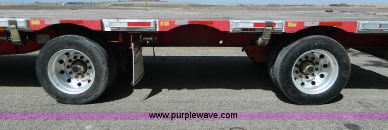 image for item AQ9498 2006 Transcraft DTL-2100 RS2 52' drop deck sliding spread axle trailer