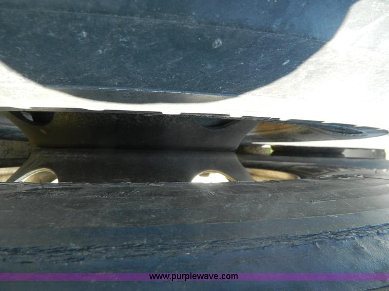 image for item D6065 2003 International 9200i semi truck