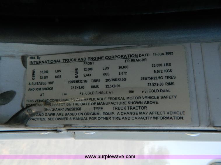 image for item D6065 2003 International 9200i semi truck