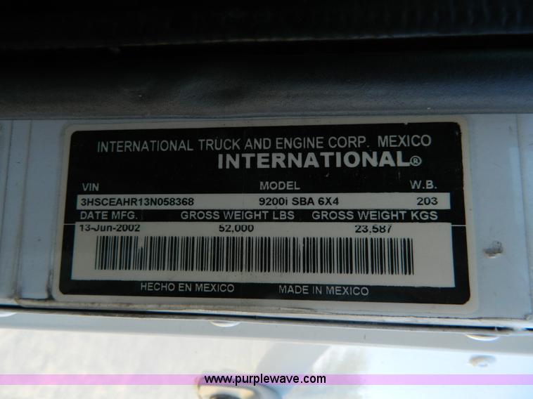 image for item D6065 2003 International 9200i semi truck