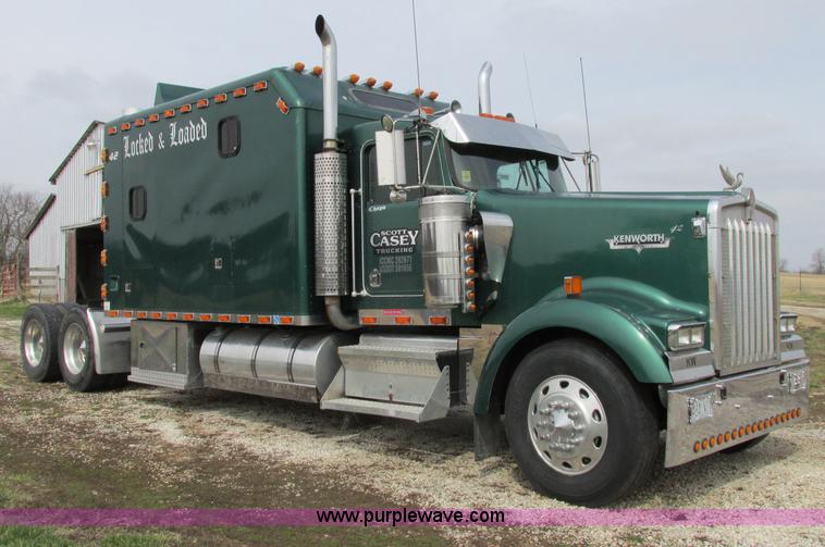 image for item F4871 1997 Kenworth W900 semi truck