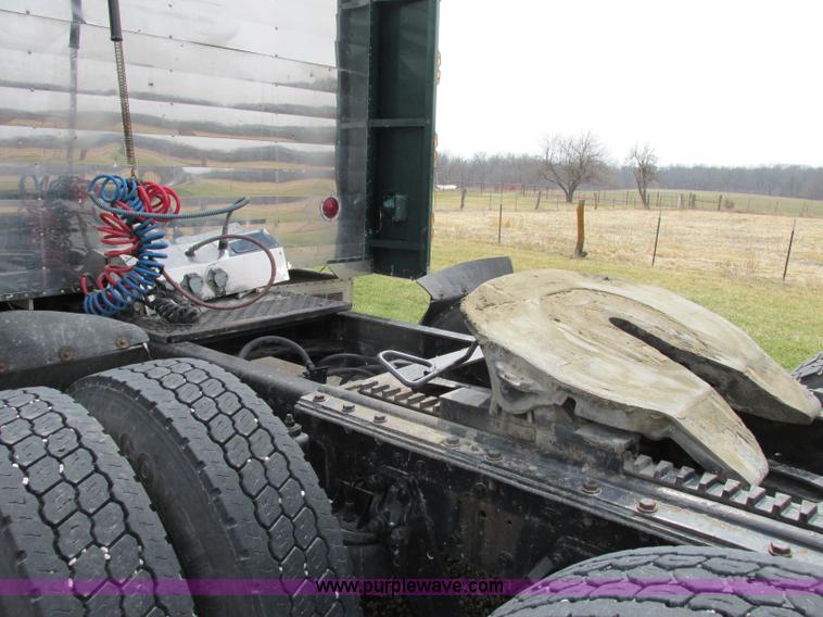 image for item F4871 1997 Kenworth W900 semi truck