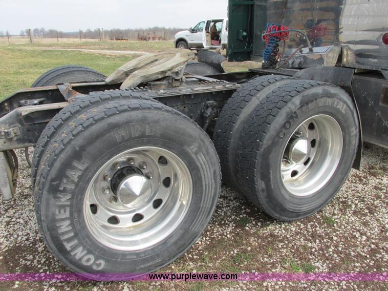 image for item F4871 1997 Kenworth W900 semi truck