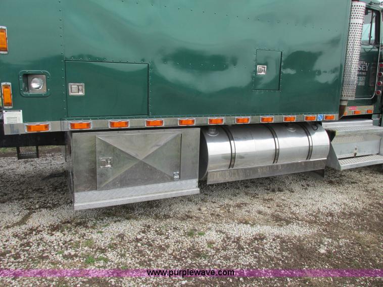 image for item F4871 1997 Kenworth W900 semi truck