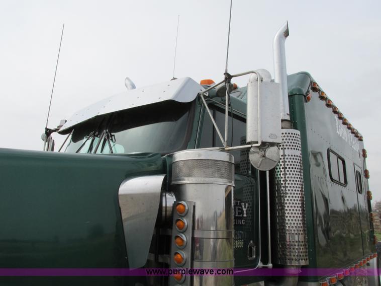 image for item F4871 1997 Kenworth W900 semi truck