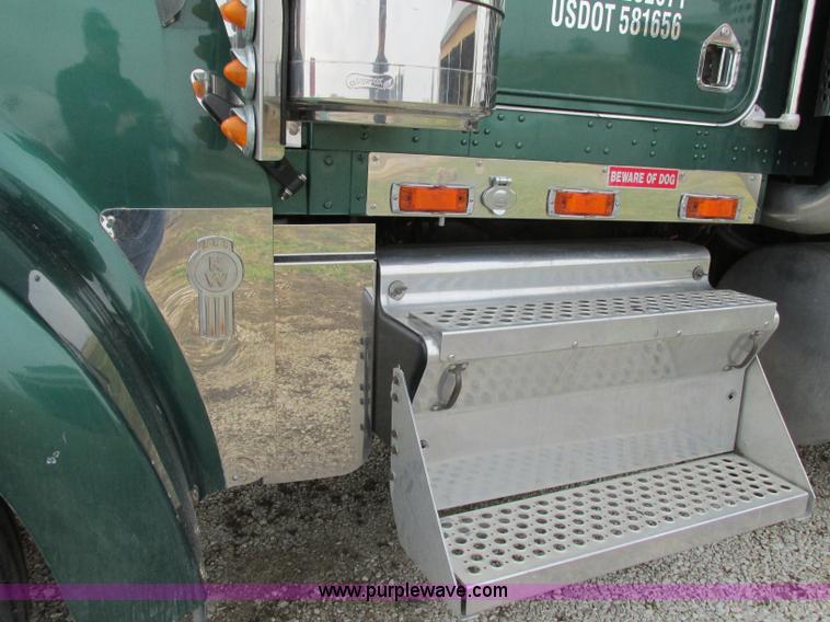 image for item F4871 1997 Kenworth W900 semi truck