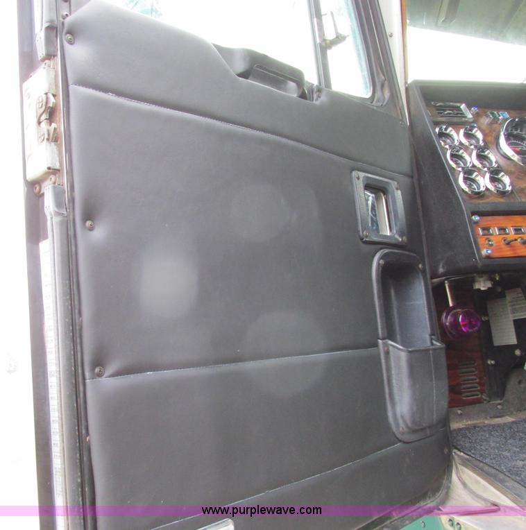 image for item F4871 1997 Kenworth W900 semi truck