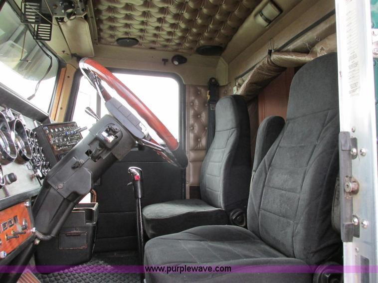 image for item F4871 1997 Kenworth W900 semi truck