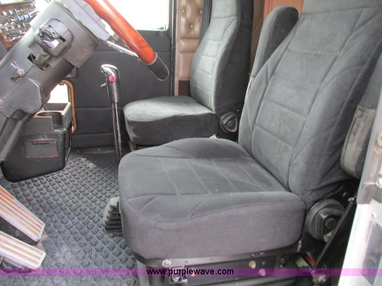 image for item F4871 1997 Kenworth W900 semi truck