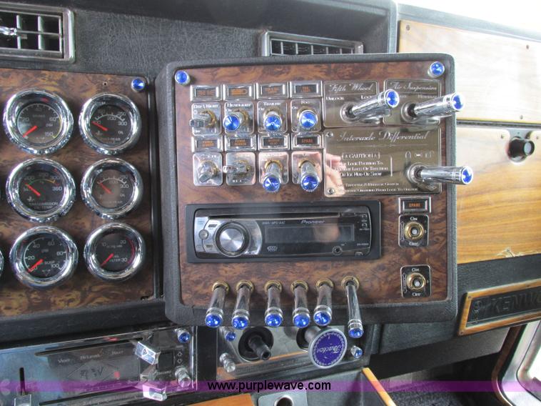 image for item F4871 1997 Kenworth W900 semi truck