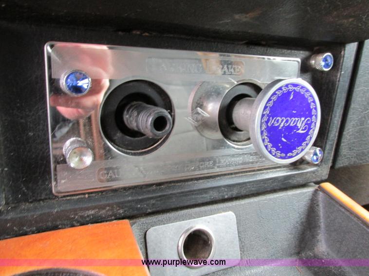 image for item F4871 1997 Kenworth W900 semi truck