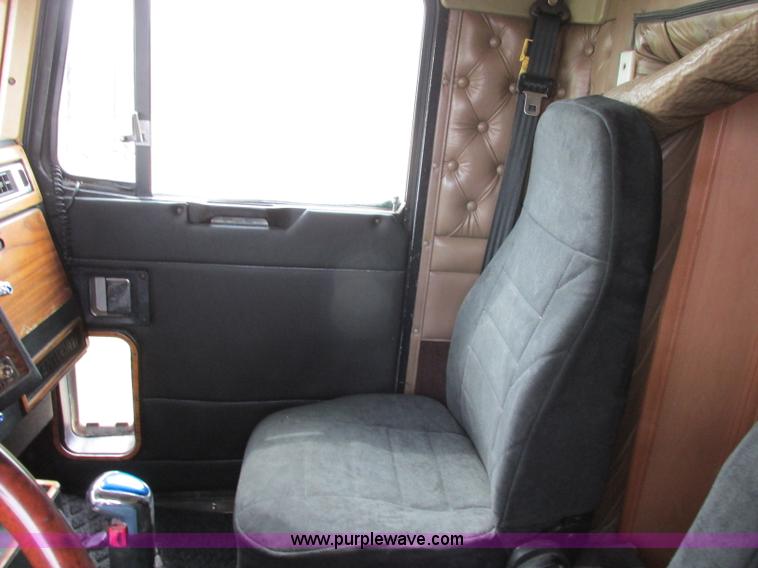 image for item F4871 1997 Kenworth W900 semi truck