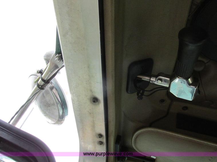 image for item F4871 1997 Kenworth W900 semi truck