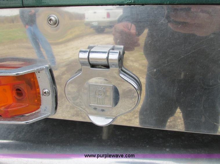 image for item F4871 1997 Kenworth W900 semi truck