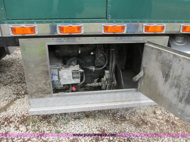 image for item F4871 1997 Kenworth W900 semi truck