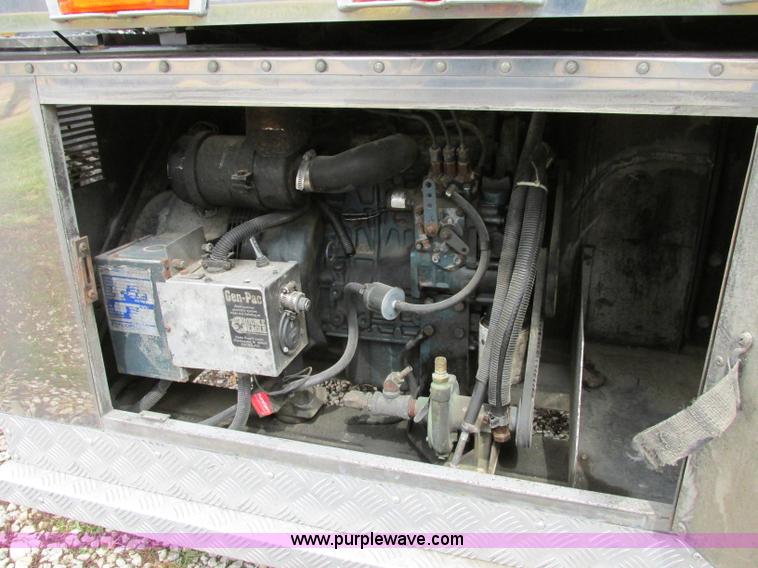 image for item F4871 1997 Kenworth W900 semi truck