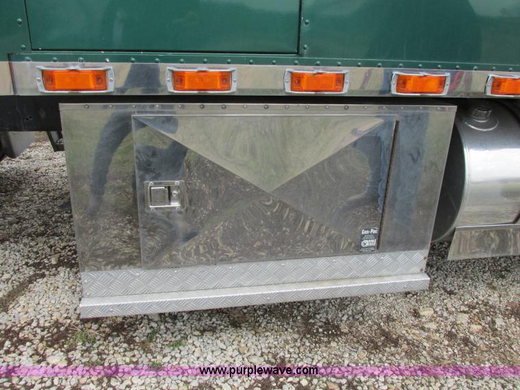 image for item F4871 1997 Kenworth W900 semi truck