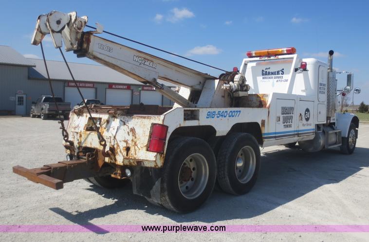 image for item F8229 1986 Freightliner FLC-64T wrecker truck