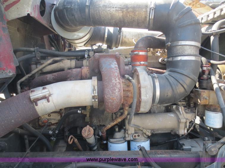 image for item F8229 1986 Freightliner FLC-64T wrecker truck