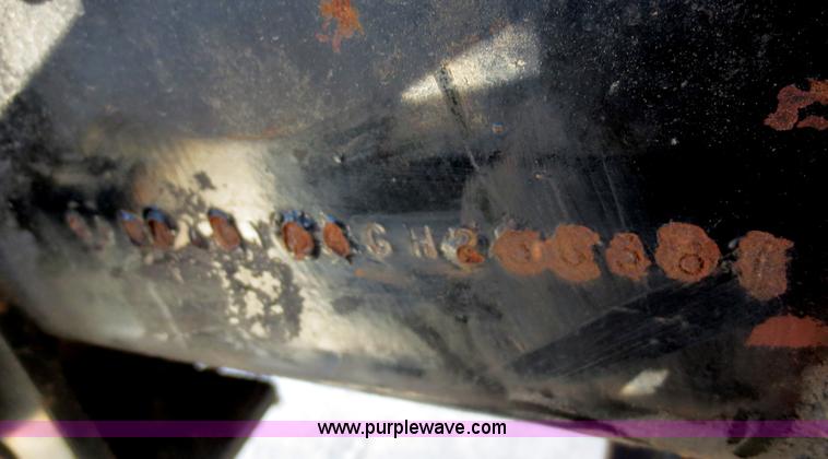 image for item F8229 1986 Freightliner FLC-64T wrecker truck