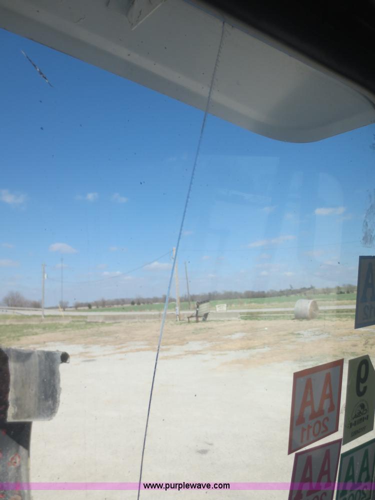 image for item F8229 1986 Freightliner FLC-64T wrecker truck