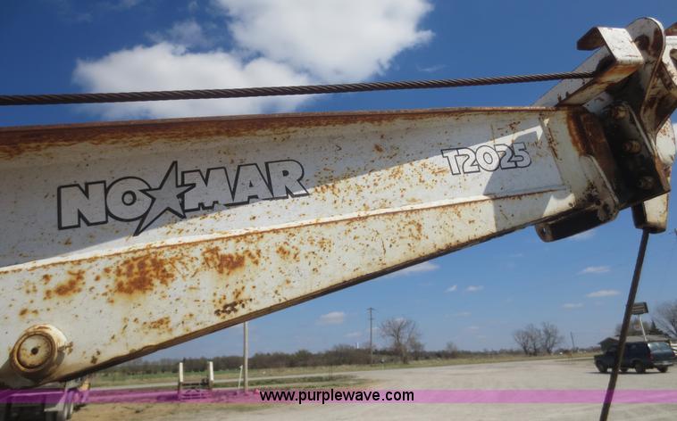 image for item F8229 1986 Freightliner FLC-64T wrecker truck