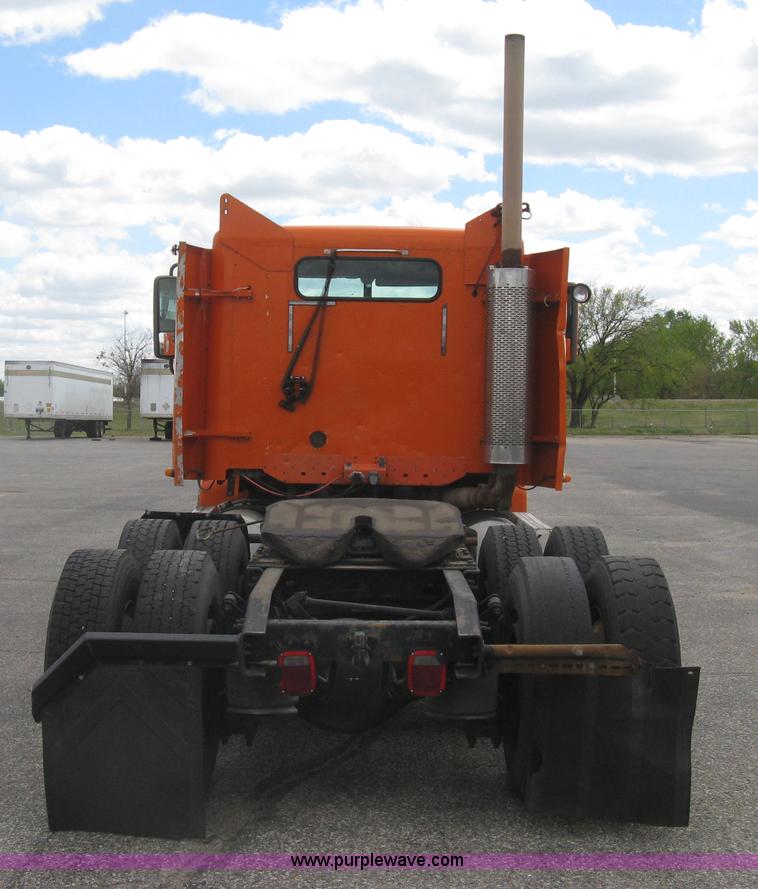 image for item G8291 1999 Freightliner Century Class semi truck