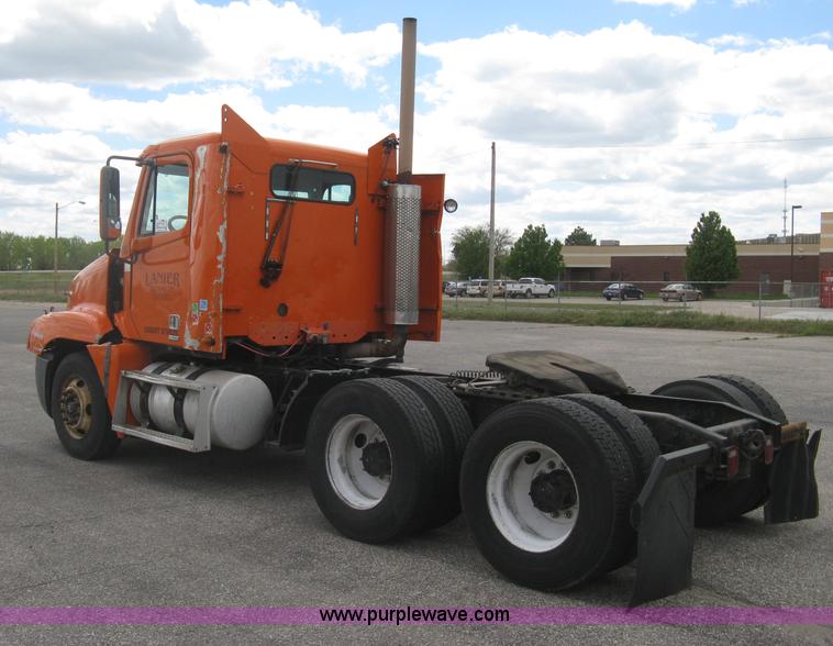 image for item G8291 1999 Freightliner Century Class semi truck