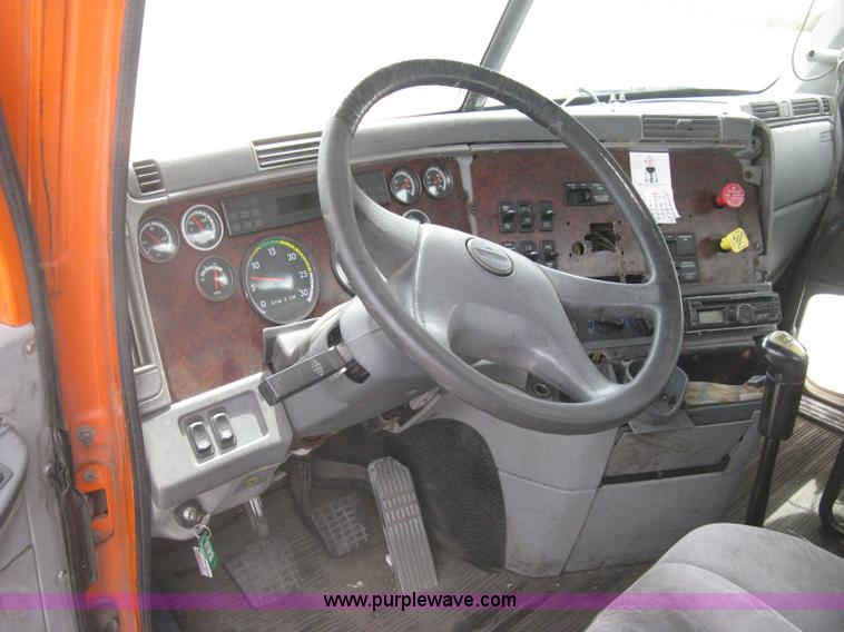 image for item G8291 1999 Freightliner Century Class semi truck