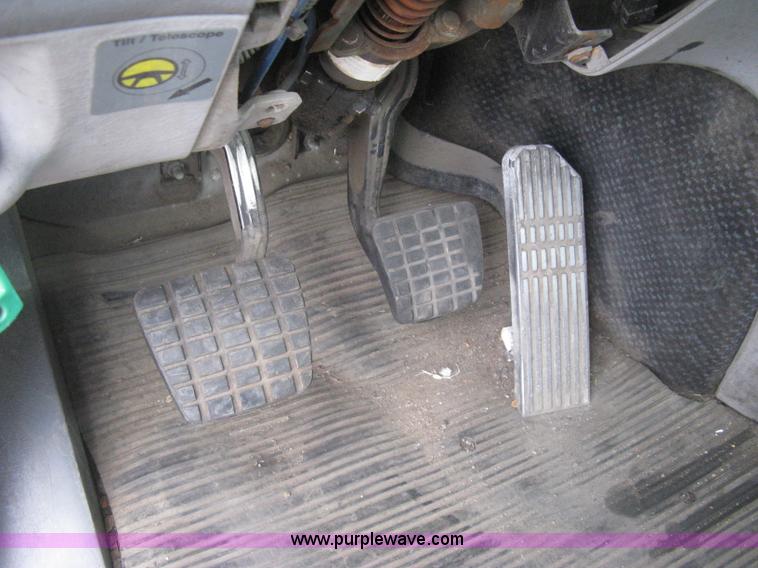 image for item G8291 1999 Freightliner Century Class semi truck