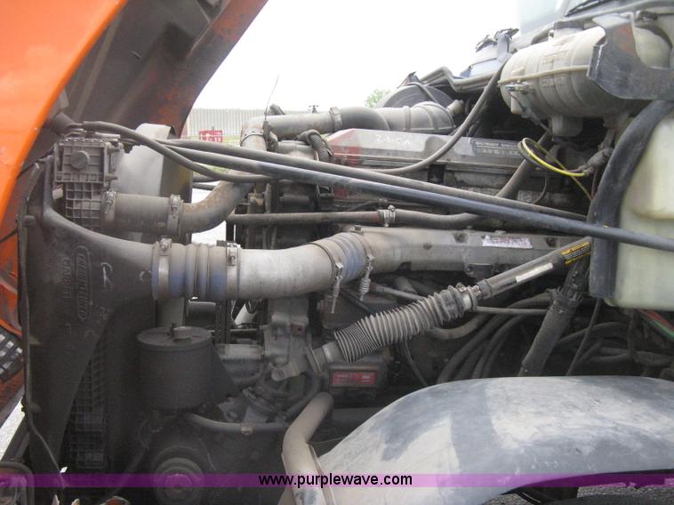 image for item G8291 1999 Freightliner Century Class semi truck