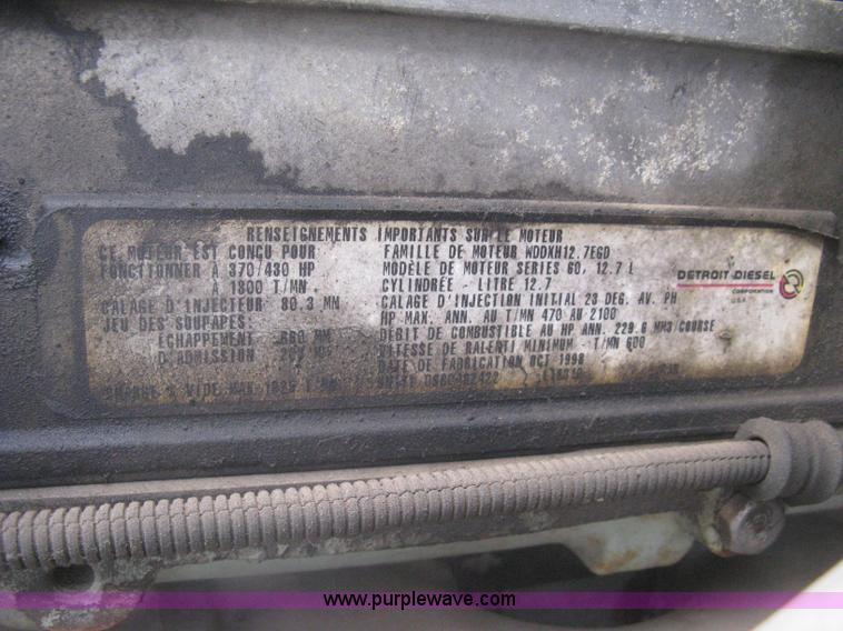 image for item G8291 1999 Freightliner Century Class semi truck