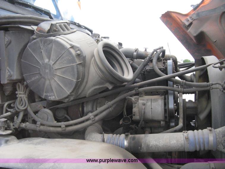 image for item G8291 1999 Freightliner Century Class semi truck