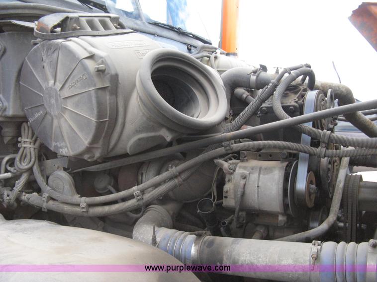 image for item G8291 1999 Freightliner Century Class semi truck