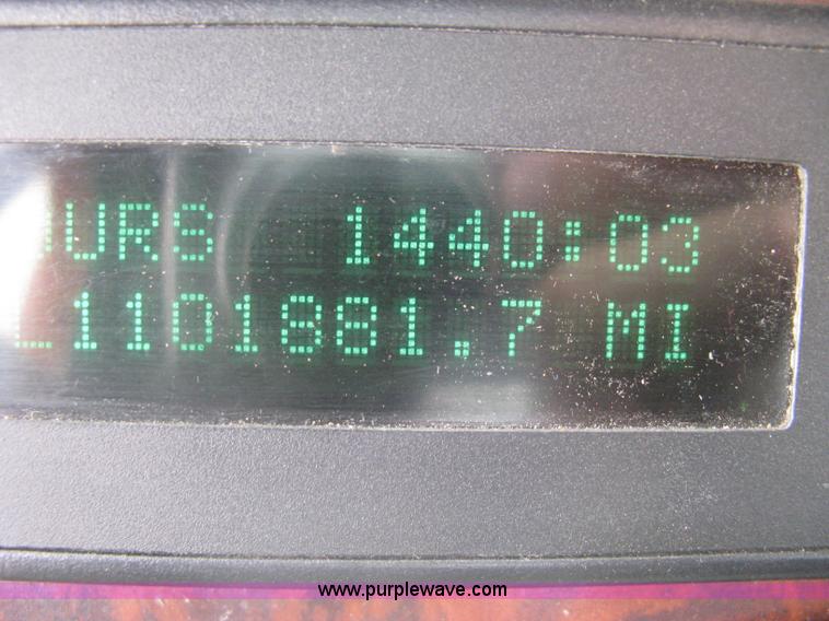 image for item G8291 1999 Freightliner Century Class semi truck