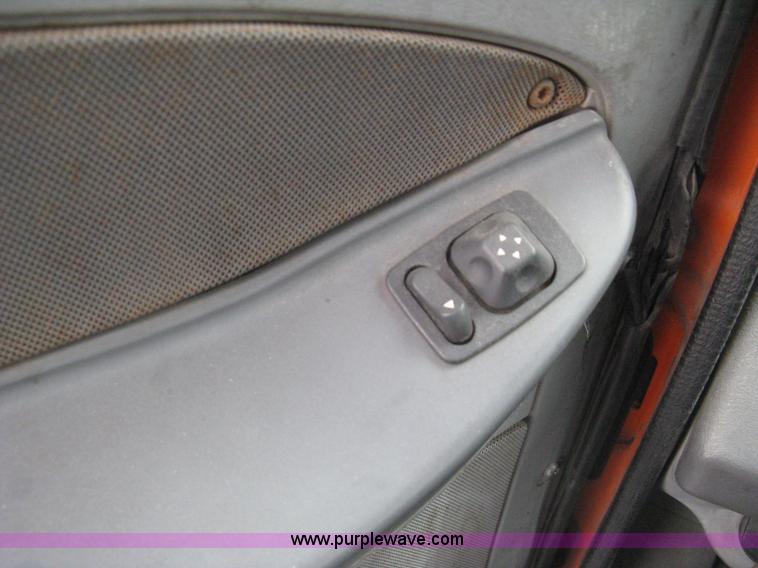 image for item G8291 1999 Freightliner Century Class semi truck