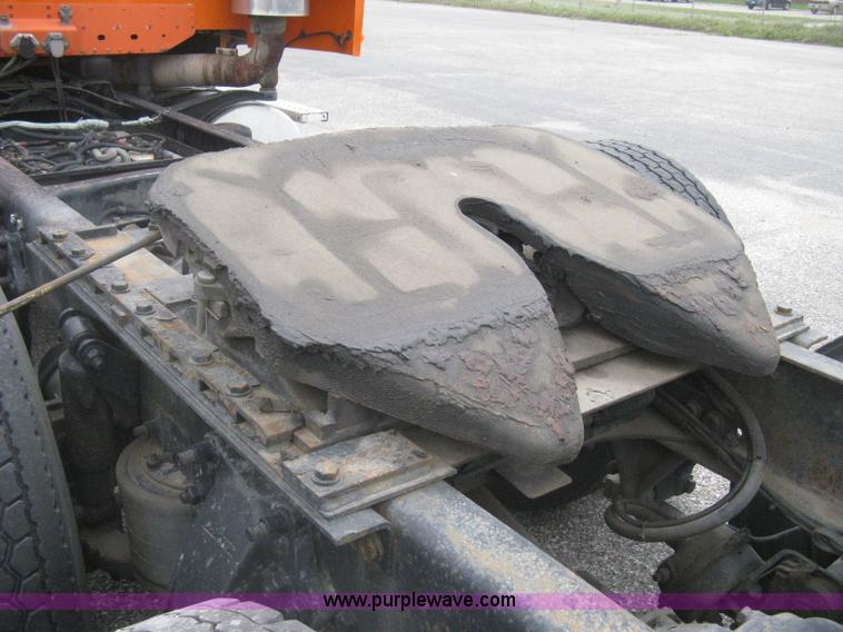 image for item G8291 1999 Freightliner Century Class semi truck