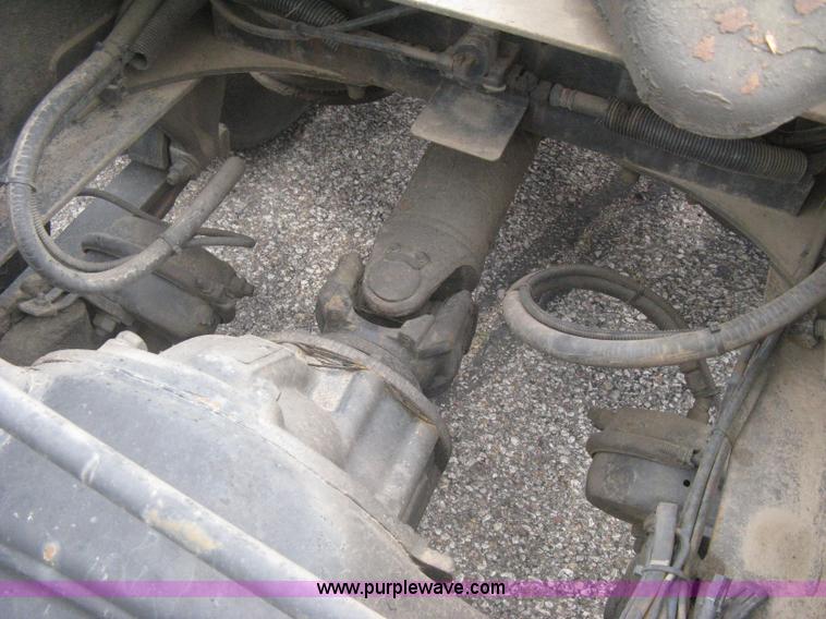 image for item G8291 1999 Freightliner Century Class semi truck