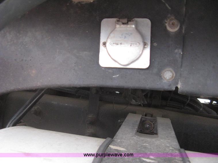 image for item G8291 1999 Freightliner Century Class semi truck