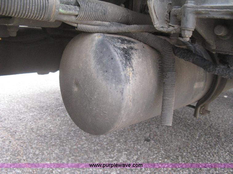 image for item G8291 1999 Freightliner Century Class semi truck