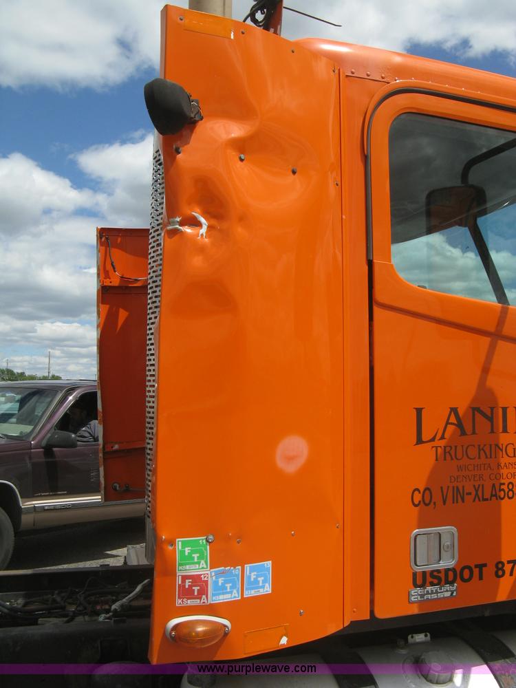 image for item G8291 1999 Freightliner Century Class semi truck