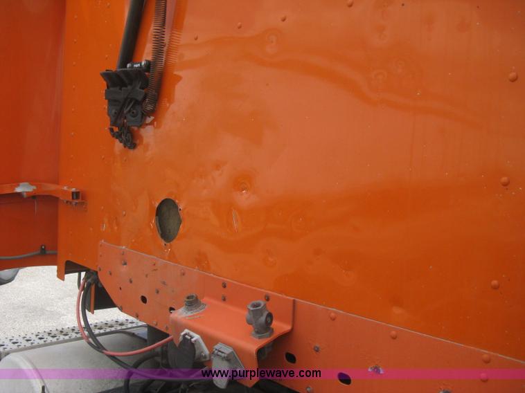 image for item G8291 1999 Freightliner Century Class semi truck