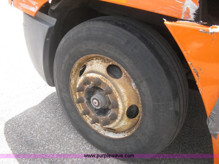 image for item G8291 1999 Freightliner Century Class semi truck