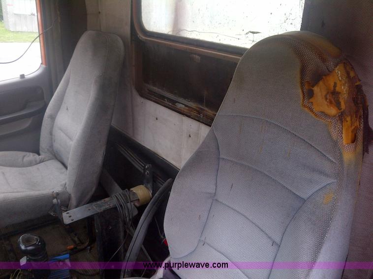 image for item H2079 1999 Freightliner Century Class semi truck