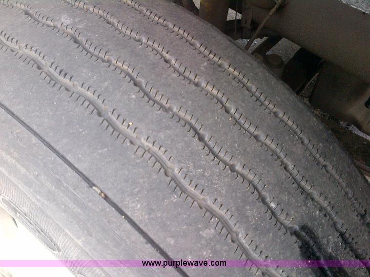 image for item H2079 1999 Freightliner Century Class semi truck